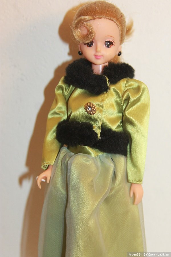 Винтажная Дженни с интересной прической (фото 2)