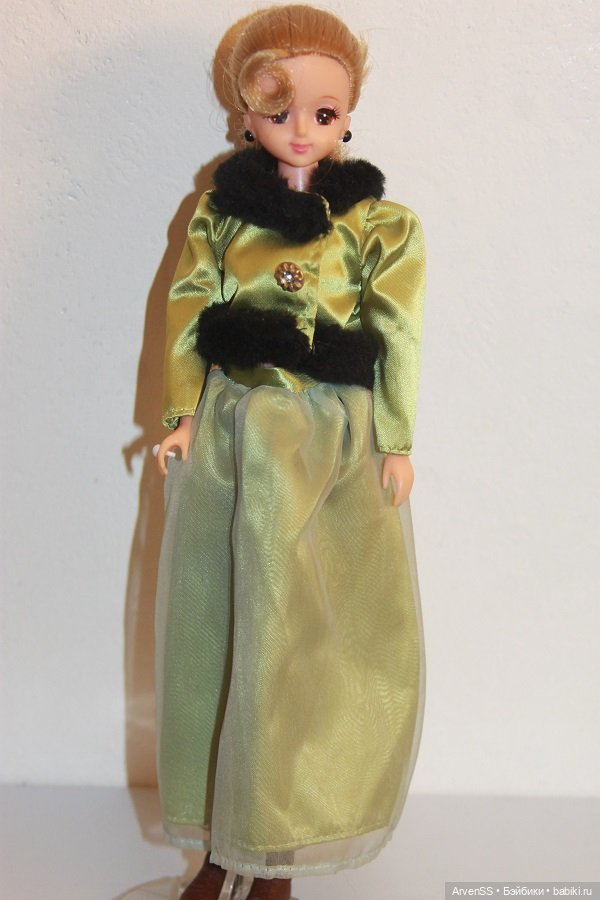 Винтажная Дженни с интересной прической