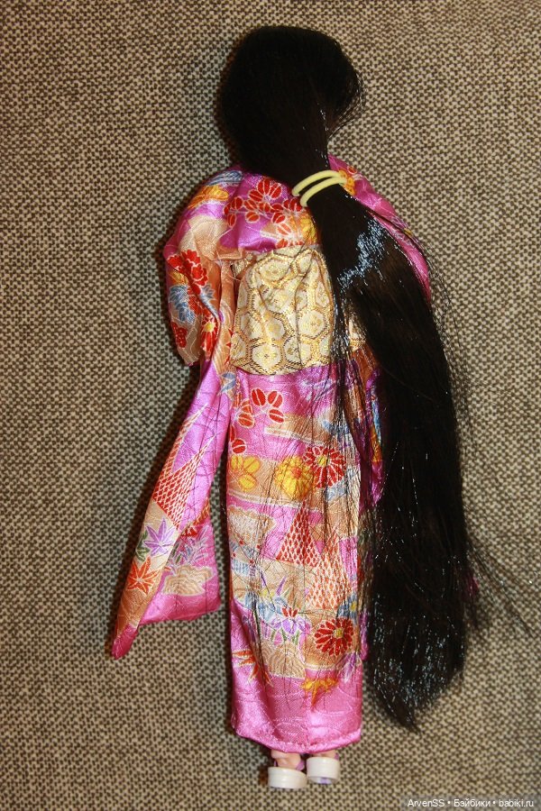 Мисс Дженни (выпуск Хэйан 2001 года) в винтажном кимоно Такара (фото 6)