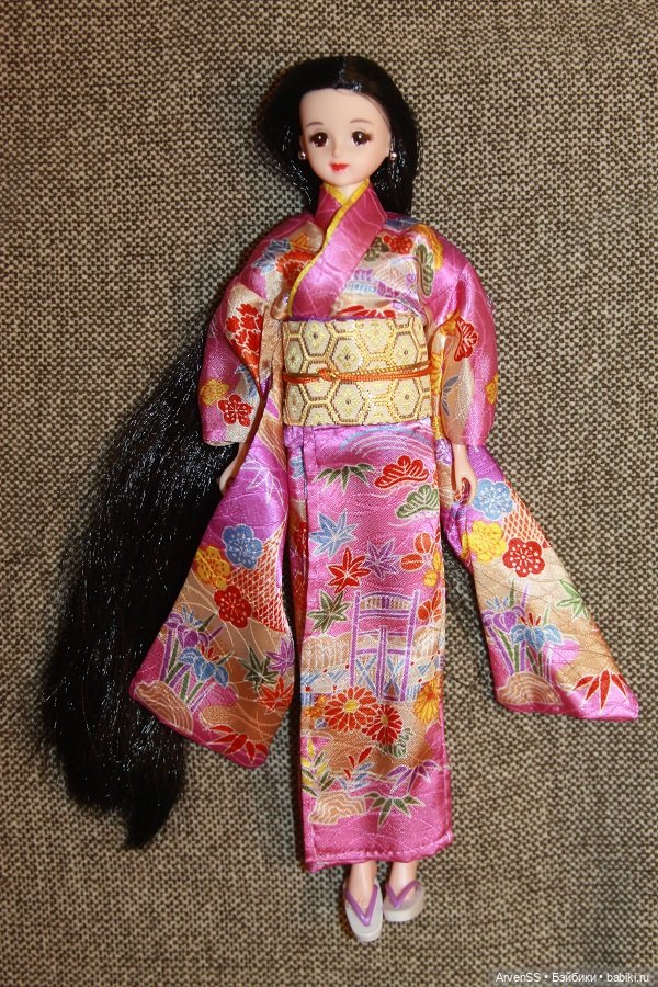 Мисс Дженни (выпуск Хэйан 2001 года) в винтажном кимоно Такара (фото 4)
