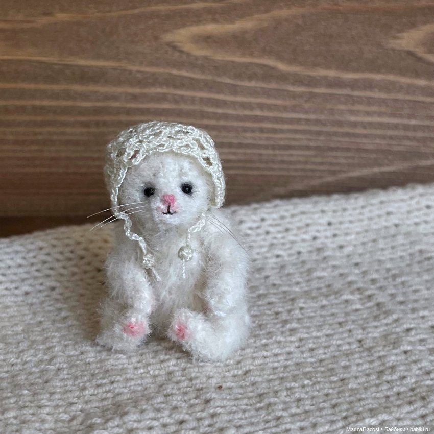 Белый пушистый котёнок. Друг для куклы (фото 5)
