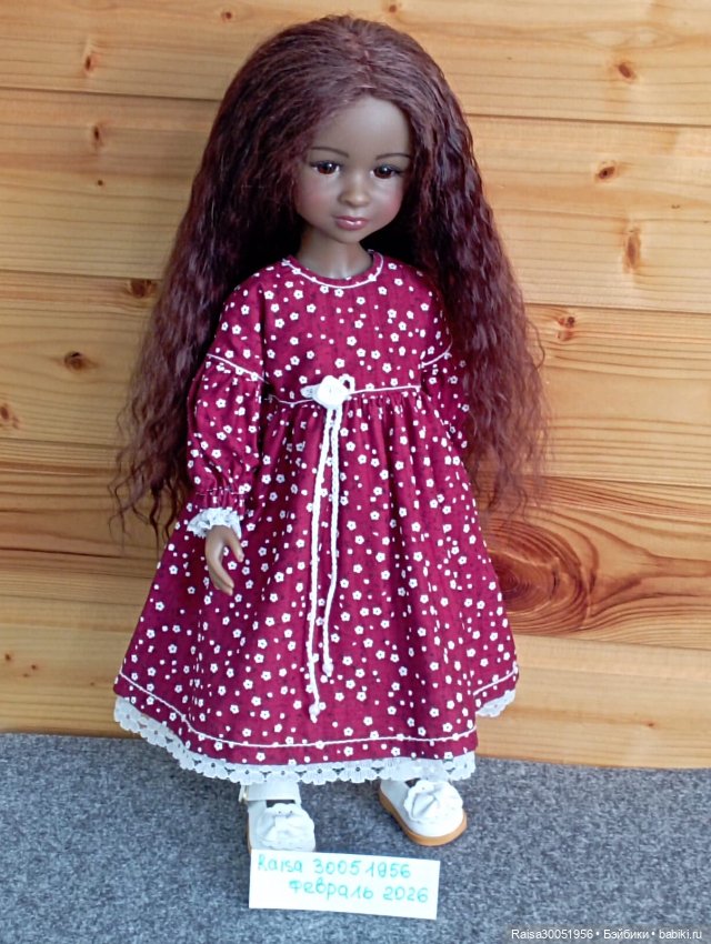 Платье для кукол Руби Ред 37см