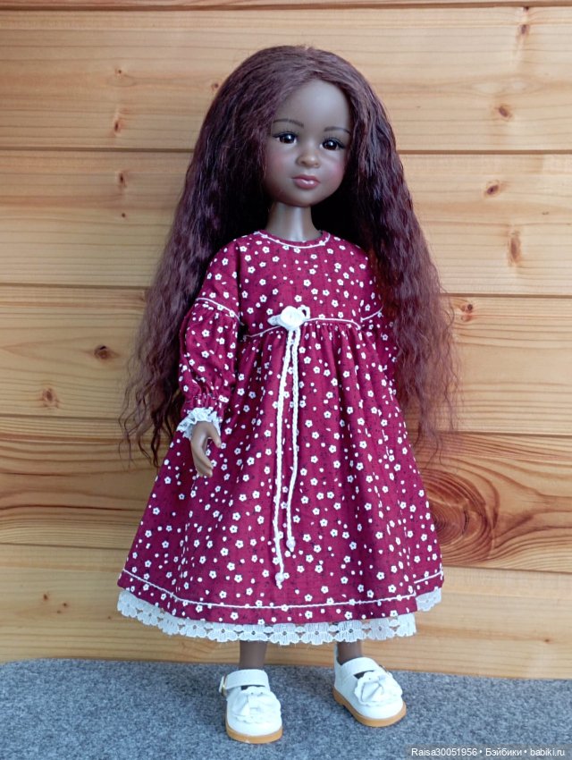 Платье для кукол Руби Ред 37см (фото 2)