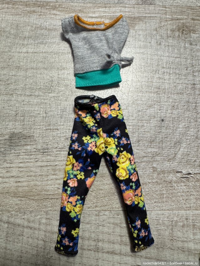 Аутфит Барби йоги с гулькой "Безграничные движения"