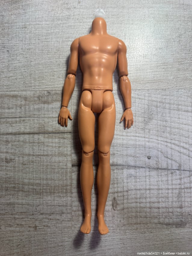 Тело Кена Райана Гослинга по фильму "Барби" (в розовой толстовке) (3)