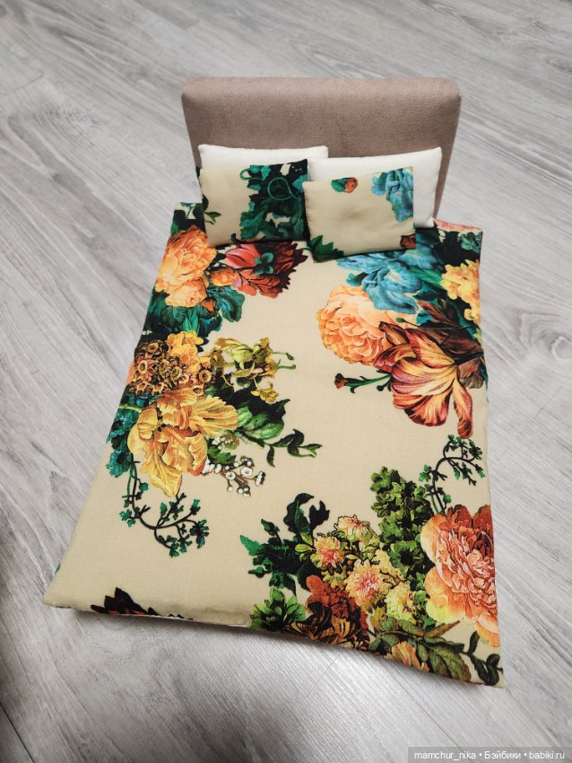 Кровать 1/6 для барби и подобных