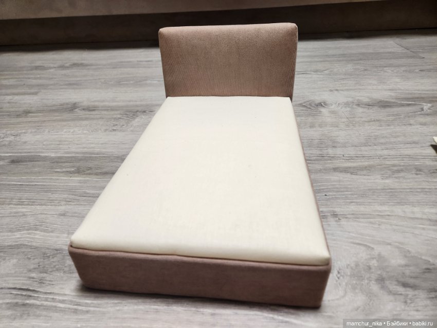 Кровать 1/6 для барби и подобных (фото 5)