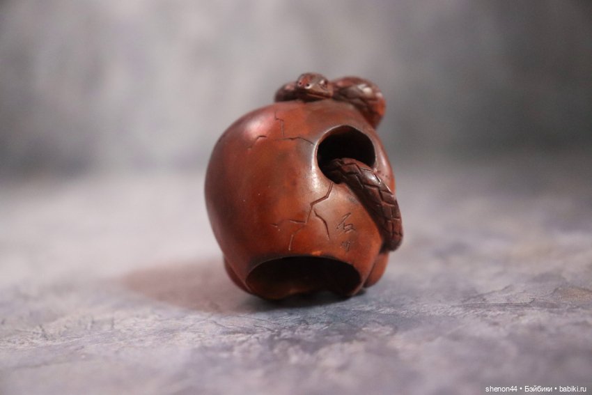 Нэцкэ "Череп и змея". Самшит, ручная резьба (фото 5)