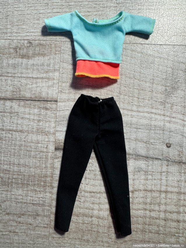 Аутфит рыженькой Барби йоги "Безграничные движения"