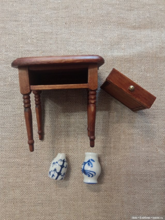 Прикроватная тумбочка для кукольного интерьера (фото 3)