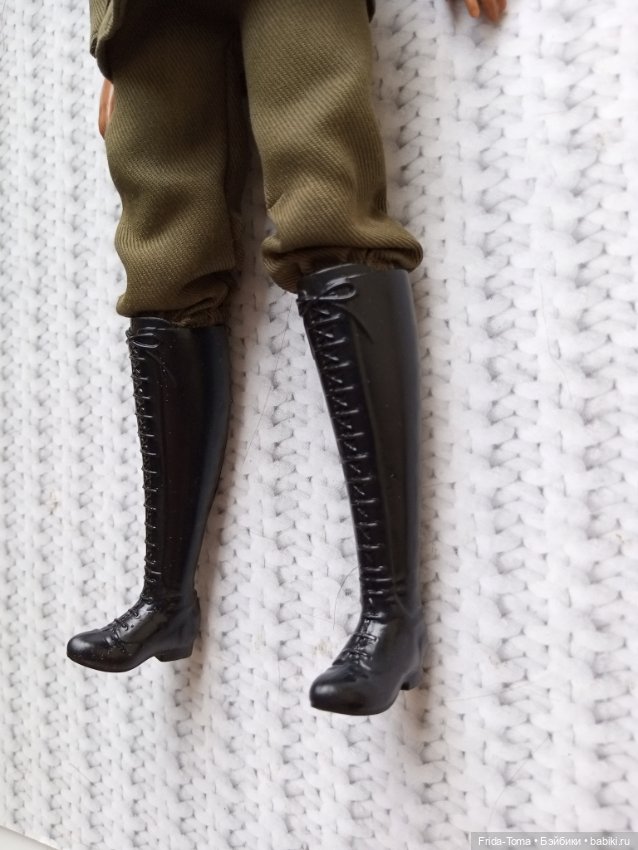 Полный аутфит Барби Бесси Колмен Barbie Bessie Coleman с подставкой (фото 2)