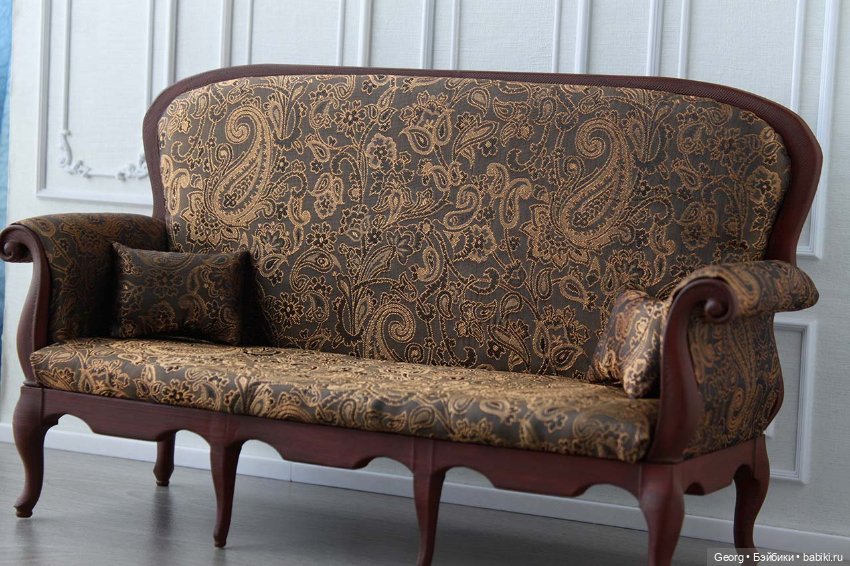 Диван для кукол — Кукольная мебель