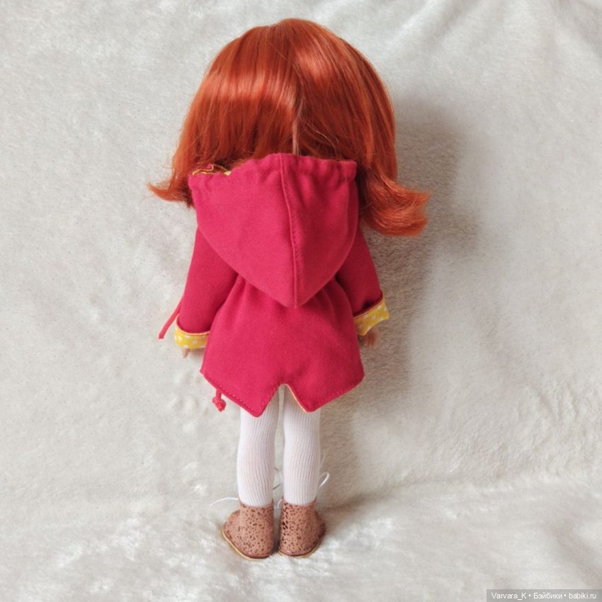 Куртка - парка красно/желтая для куклы Paola Reina, 32 см (фото 3)