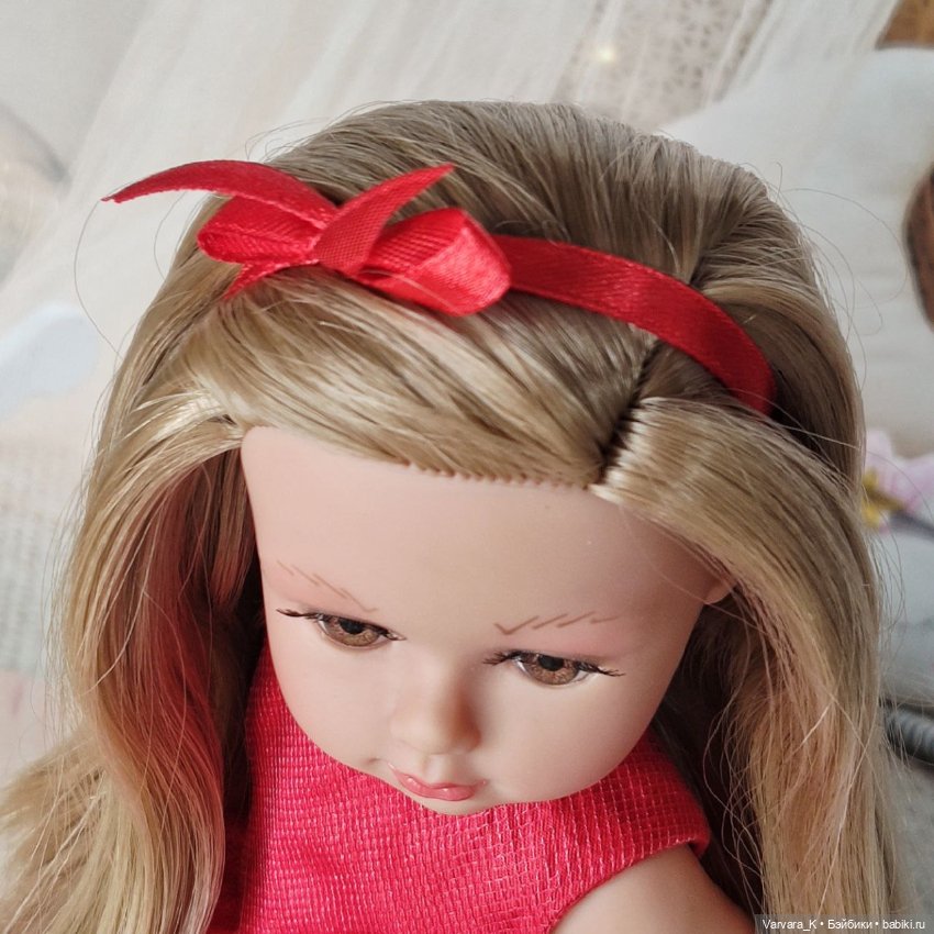 Кукла Llorens в красном бальном платье, прямые светлые волосы, ореховые глаза, 31 см