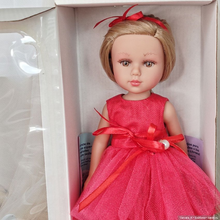 Кукла Llorens в красном бальном платье, прямые светлые волосы, ореховые глаза, 31 см (фото 3)