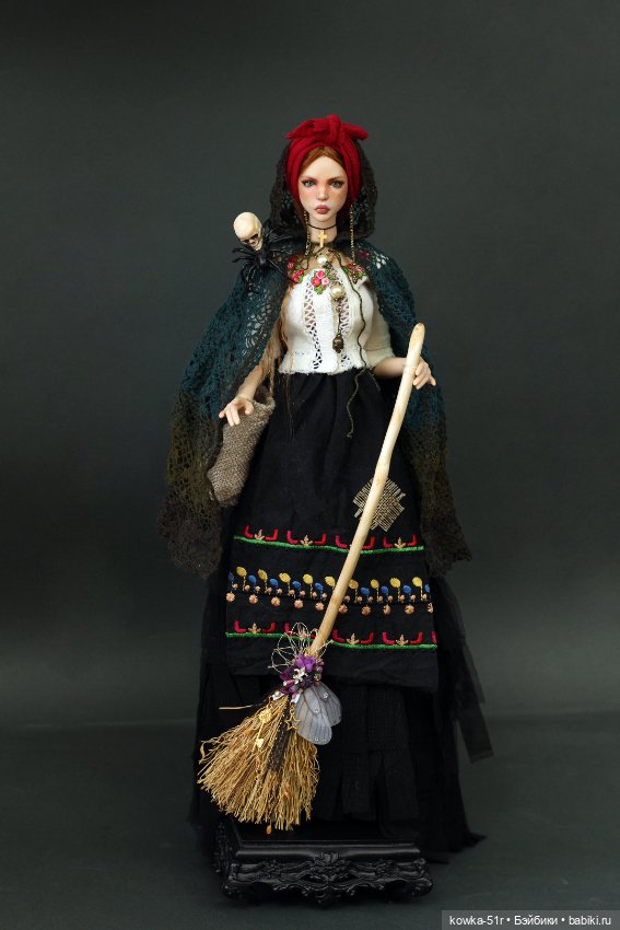 Авторская шарнирная кукла Молодая Яга (фото 2)