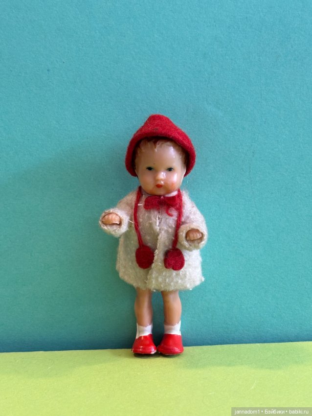 Куколка Аришка Ari из колкого пластика, высота 9 см