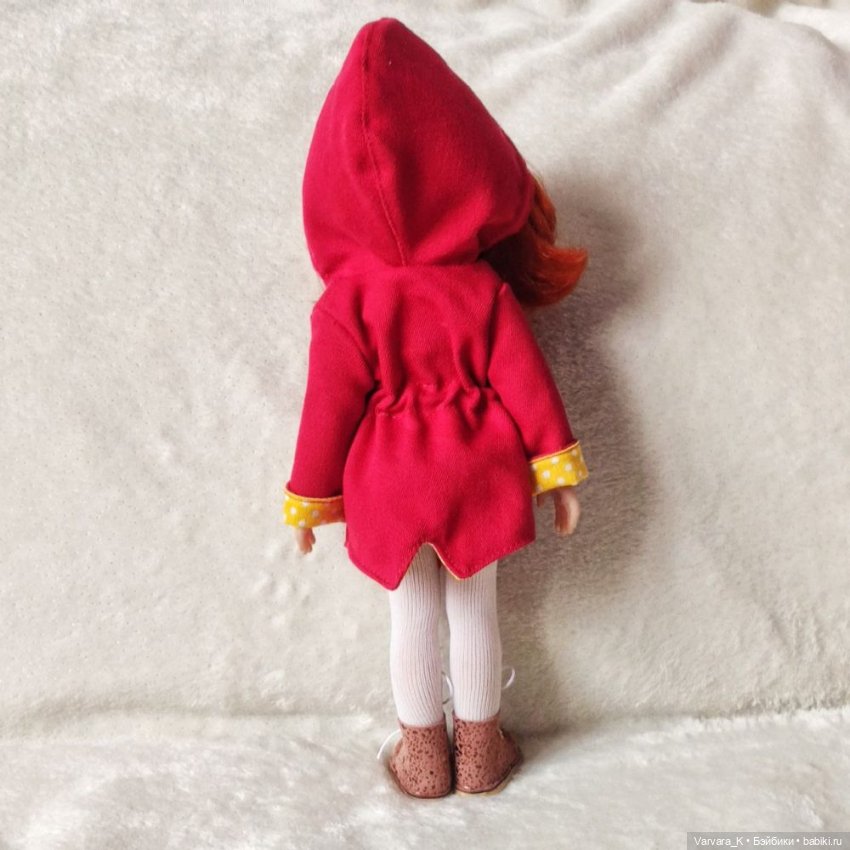 Куртка - парка красно/желтая для куклы Paola Reina, 32 см (фото 2)