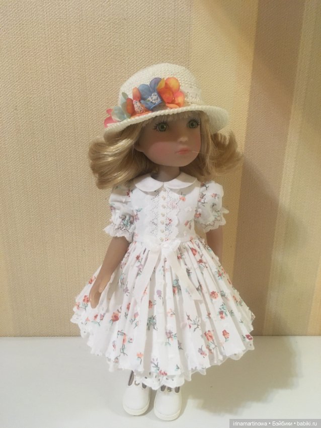 Руби Рэд 28 см (дримик) платье со шляпкой (фото 2)