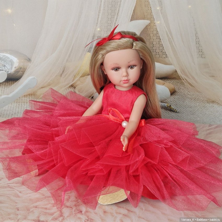 Кукла Llorens в красном бальном платье, прямые светлые волосы, ореховые глаза, 31 см (фото 6)