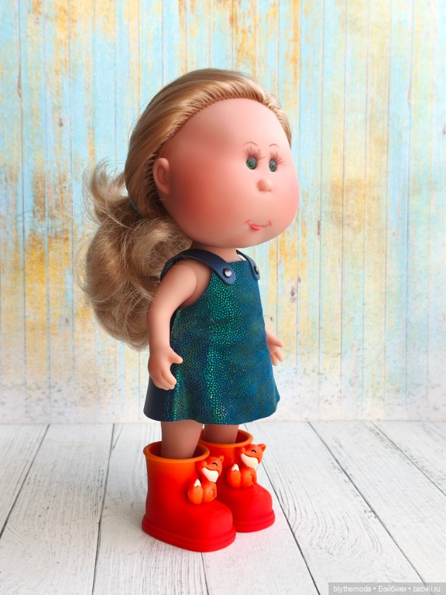 Пластиковые сапоги для куклы Мини Nines D'Onil MIA (Мия) 23 см