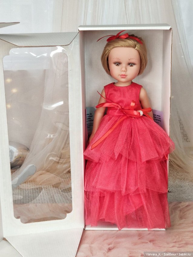 Кукла Llorens в красном бальном платье, прямые светлые волосы, ореховые глаза, 31 см (фото 4)