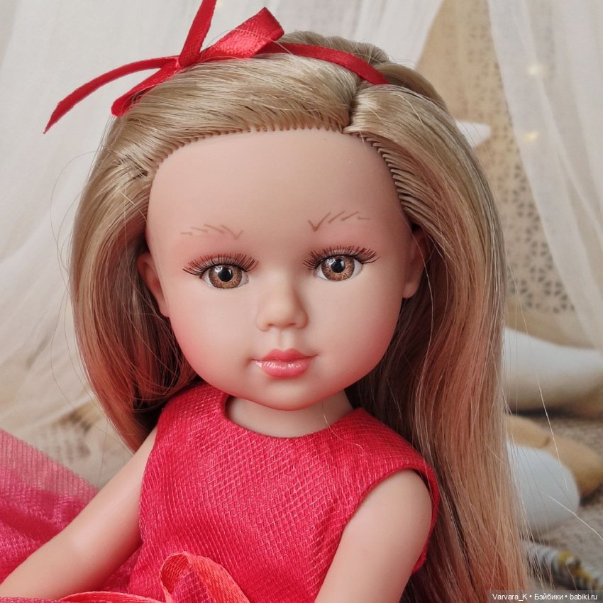 Кукла Llorens в красном бальном платье, прямые светлые волосы, ореховые глаза, 31 см (фото 5)