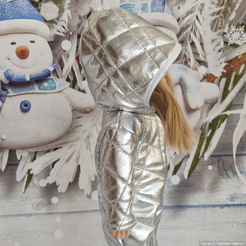 Комплект с комбинезоном для куклы "Подружка" Paola Reina, 32 см (фото 5)