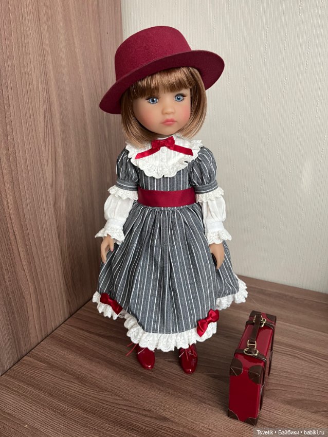 Аутфит и парики Катарины Руби Ред