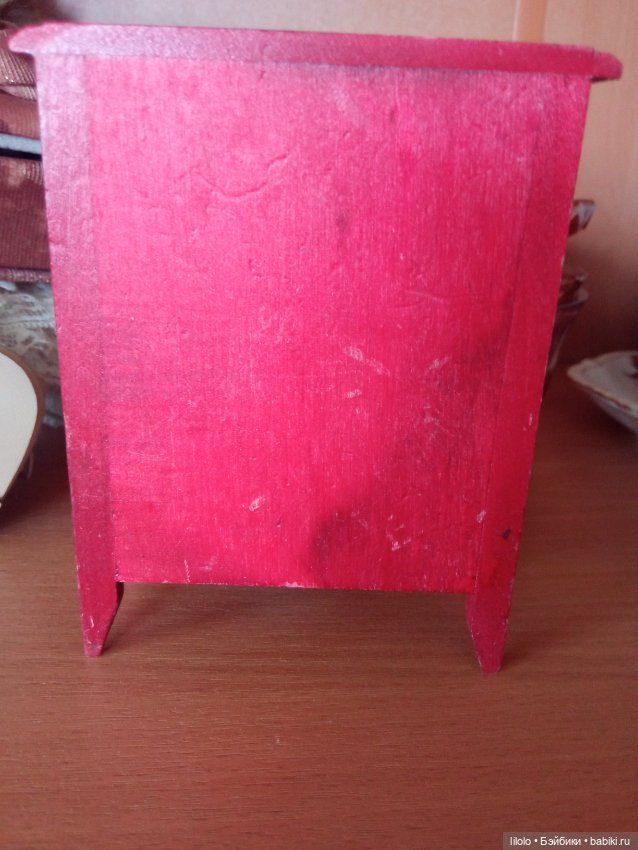 Винтажный шкафчик для кукольного интерьера (фото 4)