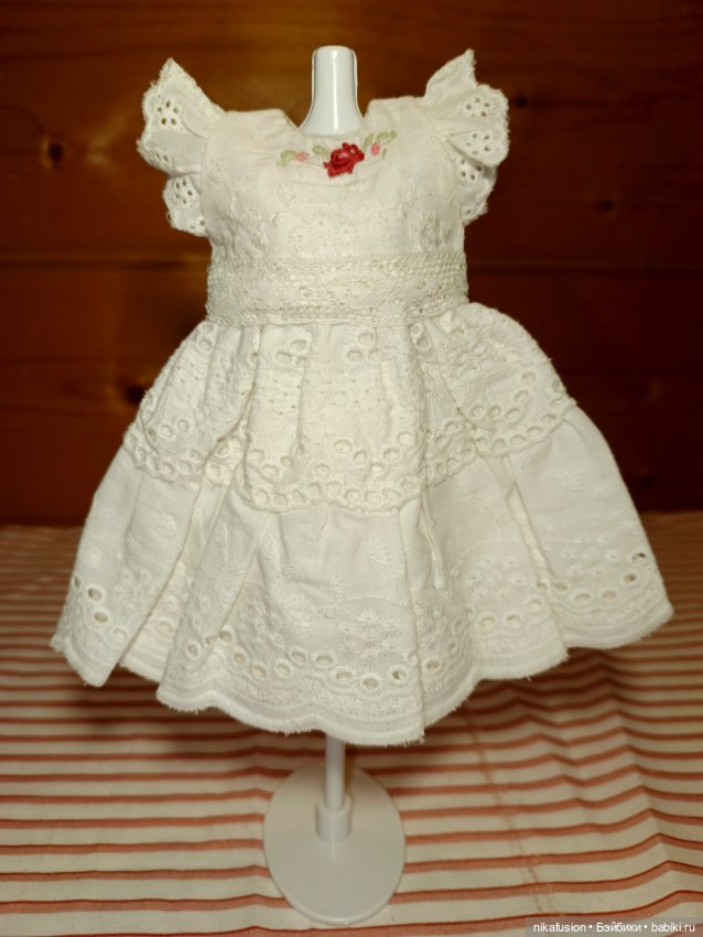 Платье на антикварную или винтажную куклу рост 20-23 см