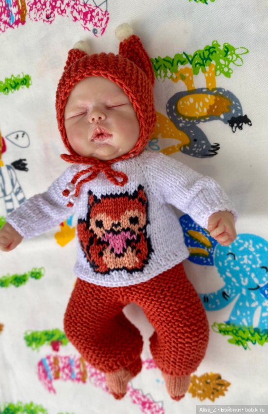 Костюм с бельчонком для мини малыша (фото 3)