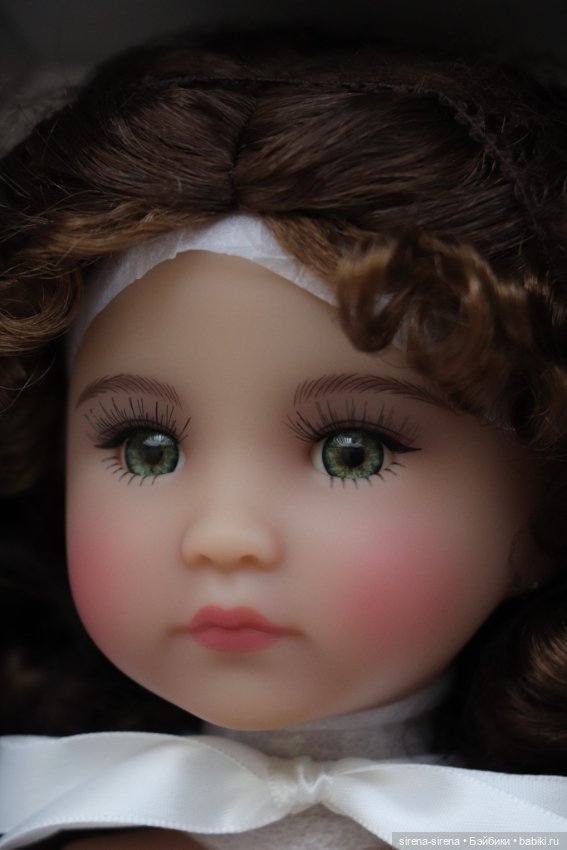 Шикарная клубная Роза Руби Ред, Rose in Green Ruby Red (фото 9)