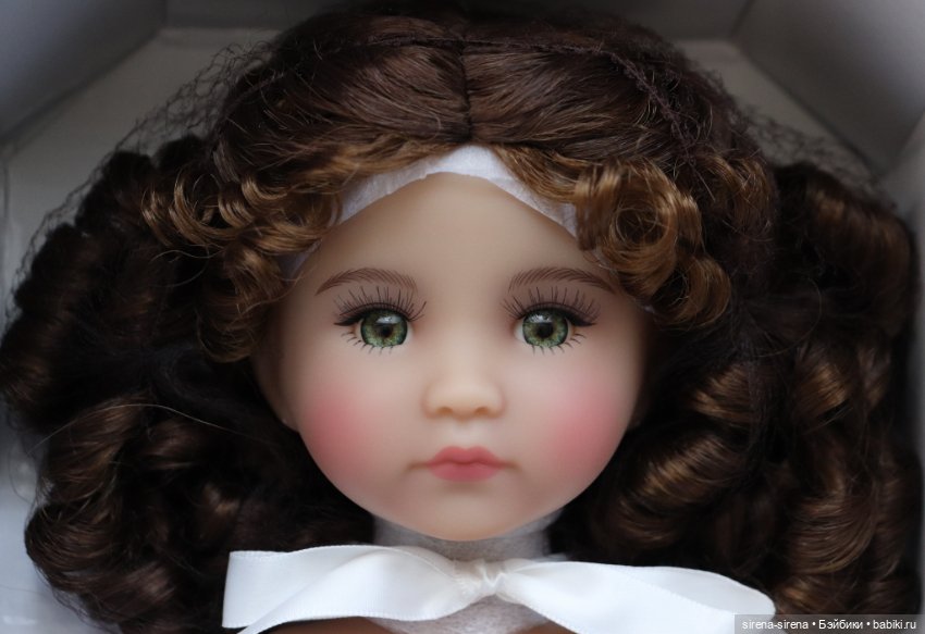 Шикарная клубная Роза Руби Ред, Rose in Green Ruby Red (фото 10)