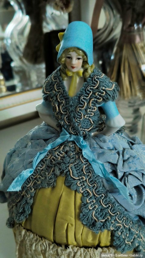 Большая фарфоровая игольница «Лазурный полдень»