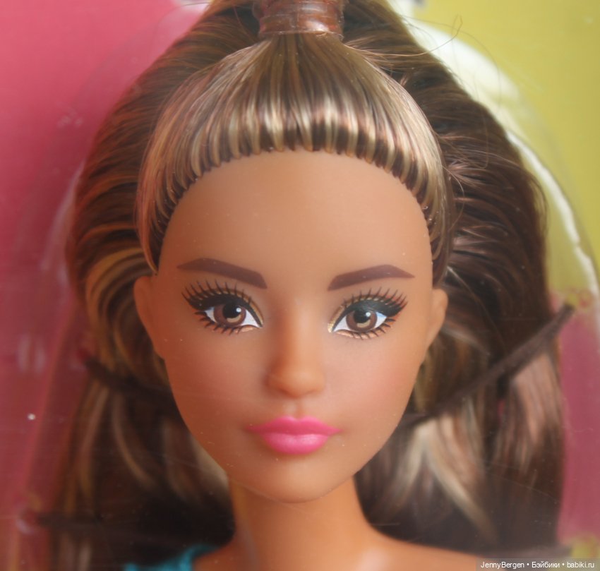 Барби Карла Лукс Barbie Looks NRFB Model #16 (фото 3)