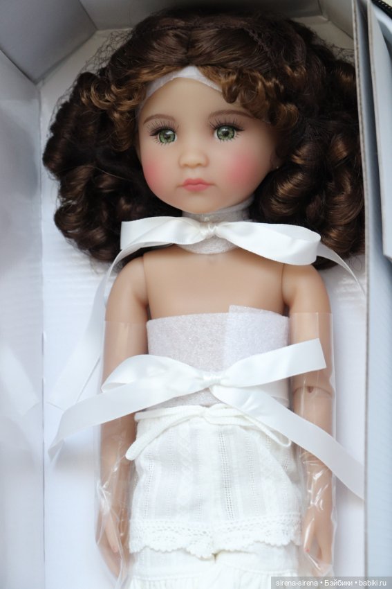 Шикарная клубная Роза Руби Ред, Rose in Green Ruby Red (фото 3)