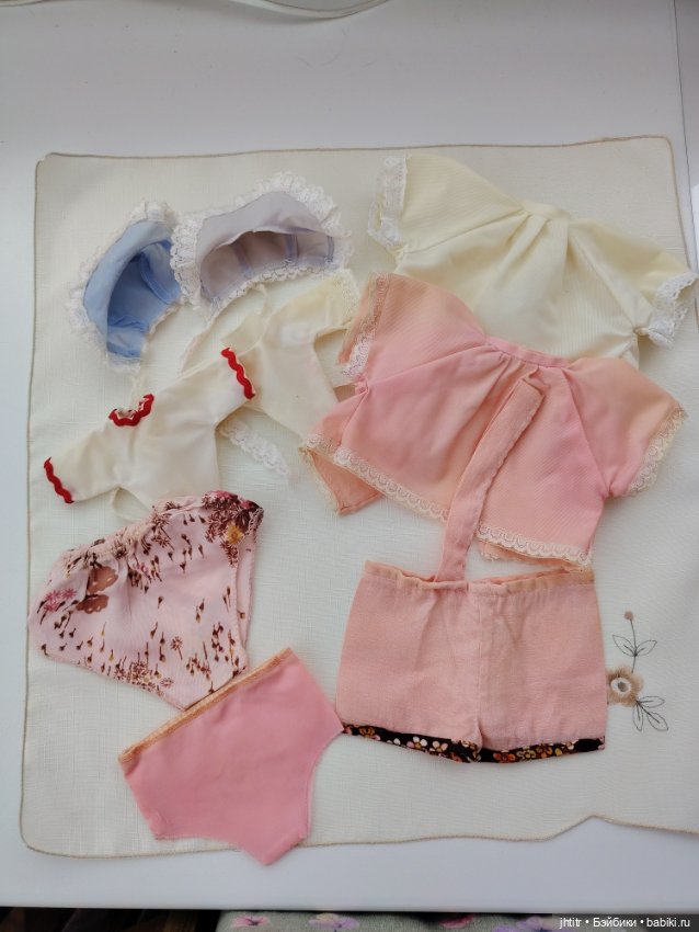 Лот одежды от украинских кукол и пупсов