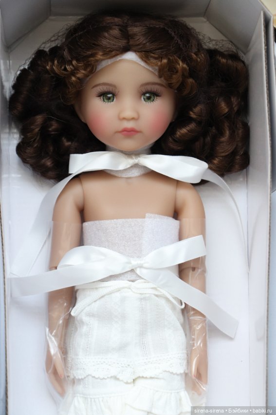 Шикарная клубная Роза Руби Ред, Rose in Green Ruby Red (фото 2)