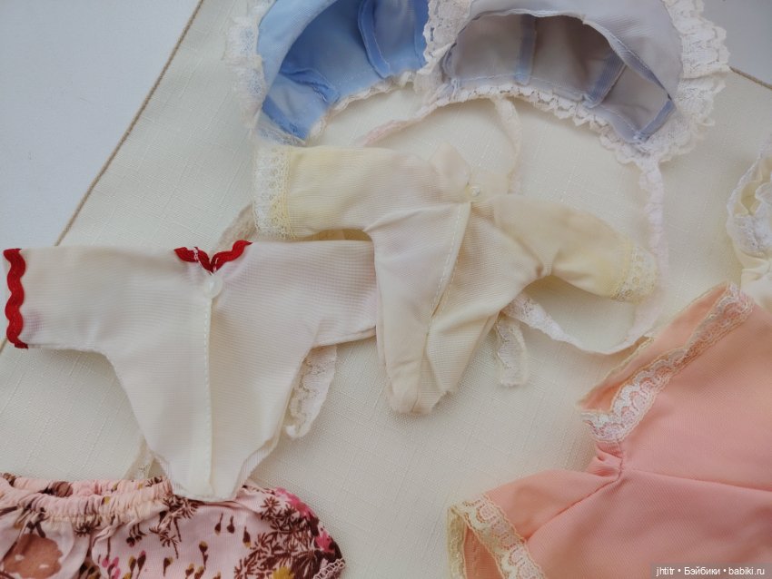 Лот одежды от украинских кукол и пупсов (фото 3)