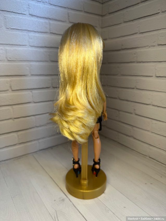 Кукла Rainbow High Мариса (фото 2)