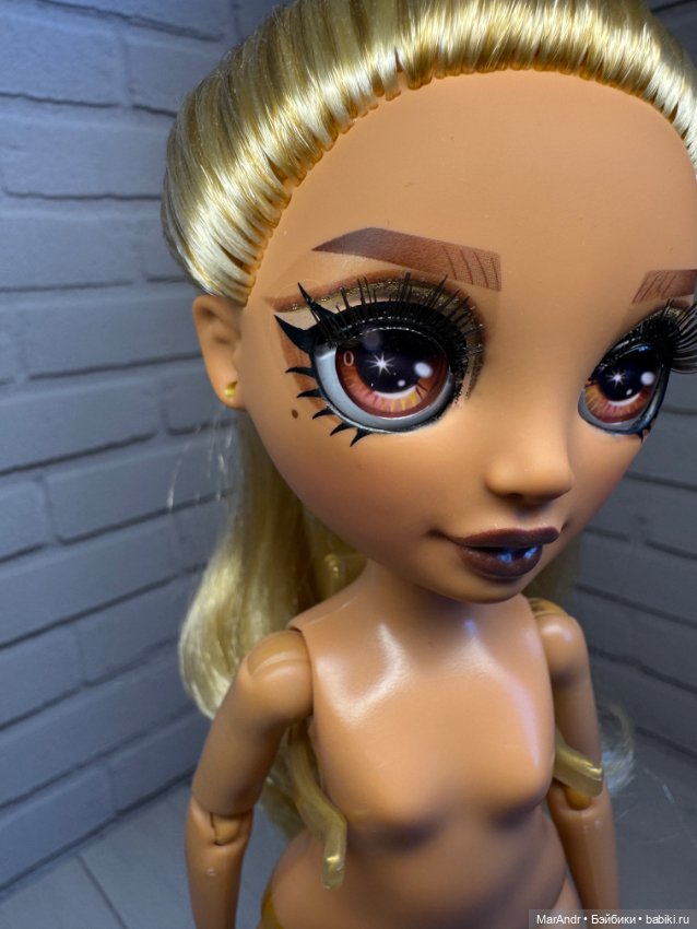 Кукла Rainbow High Мариса (фото 10)