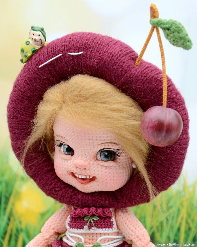 Улыбашка-Вишенка (коллекционная интерьерная кукла) (фото 3)