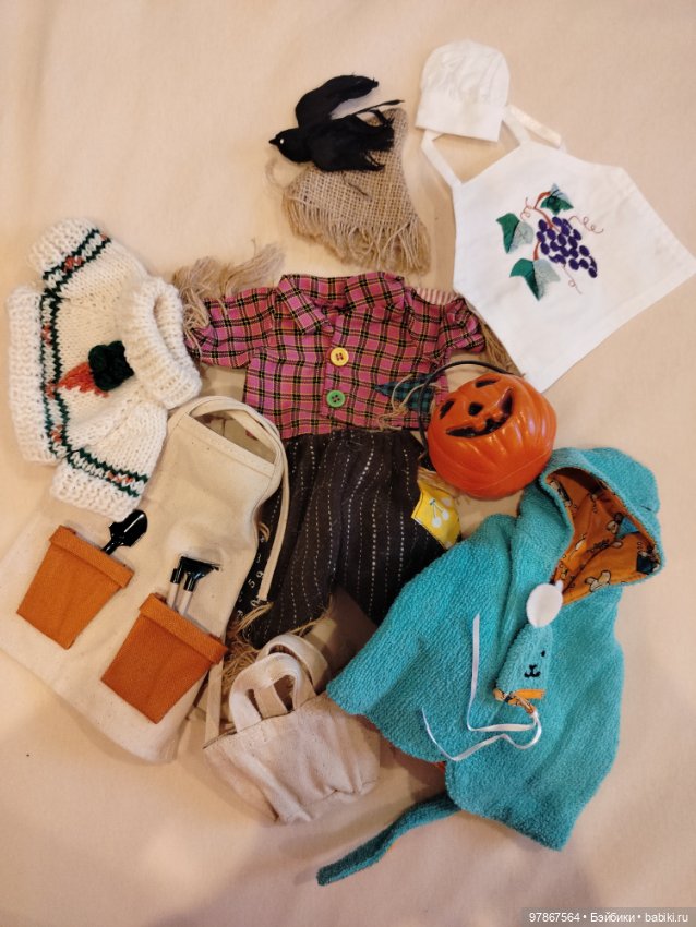 Лот аутфитов для мишек Muffy Vanderbear