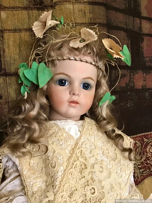 Старинная большая бутоньерка в виде веточки вьюнка