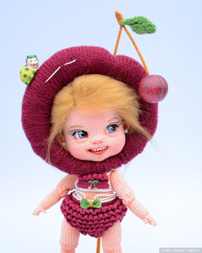 Улыбашка-Вишенка (коллекционная интерьерная кукла) (фото 5)