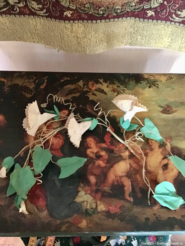 Старинная большая бутоньерка в виде веточки вьюнка (фото 3)