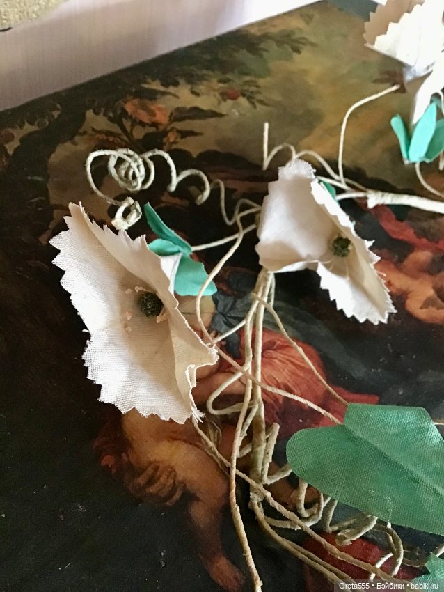 Старинная большая бутоньерка в виде веточки вьюнка (фото 2)