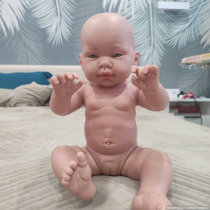 Пупс Марина Lamagik S.L. с набором одежды (фото 5)
