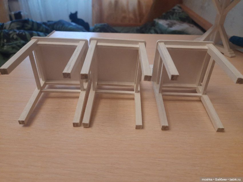 Стол и три стула — Кукольная мебель (фото 5)